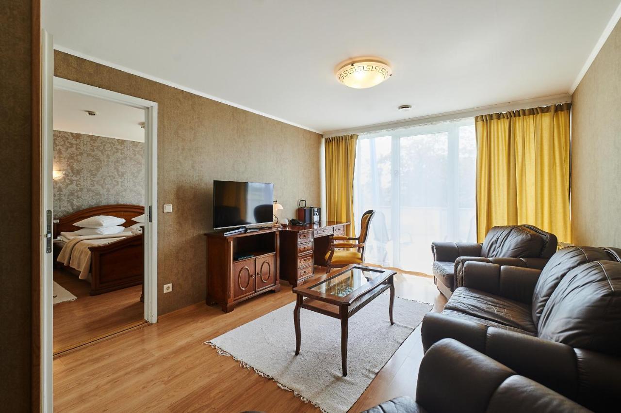 Asa Spa Hotel Kuressaare Buitenkant foto